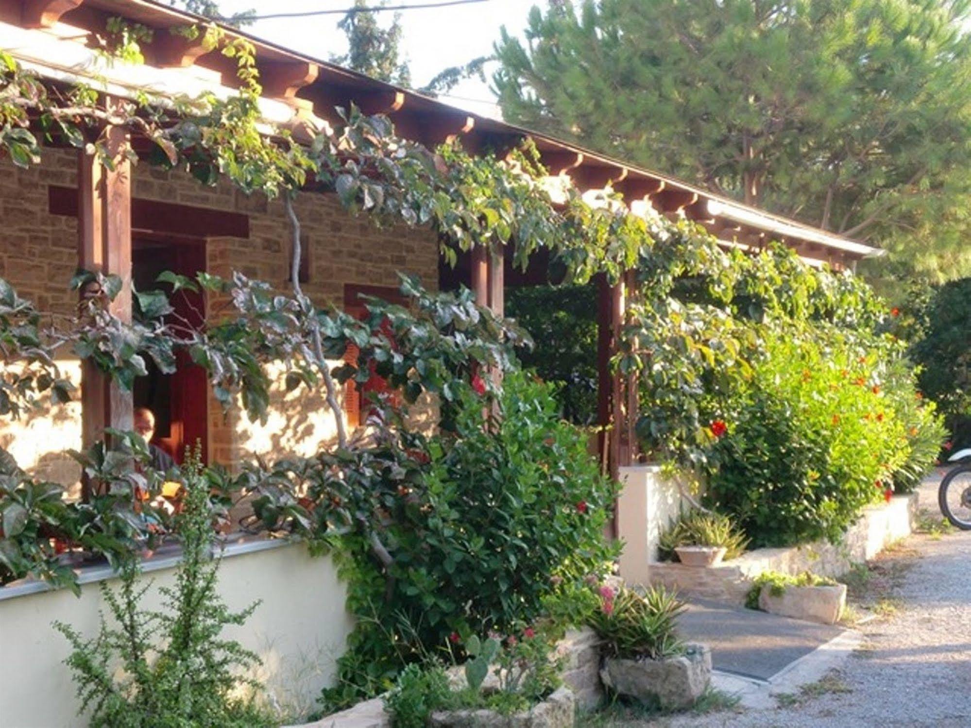 Hotel Neos Matala Exterior foto